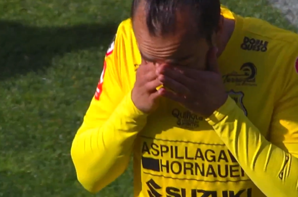 Mathías Vidangossy llora la partida de José Sulantay