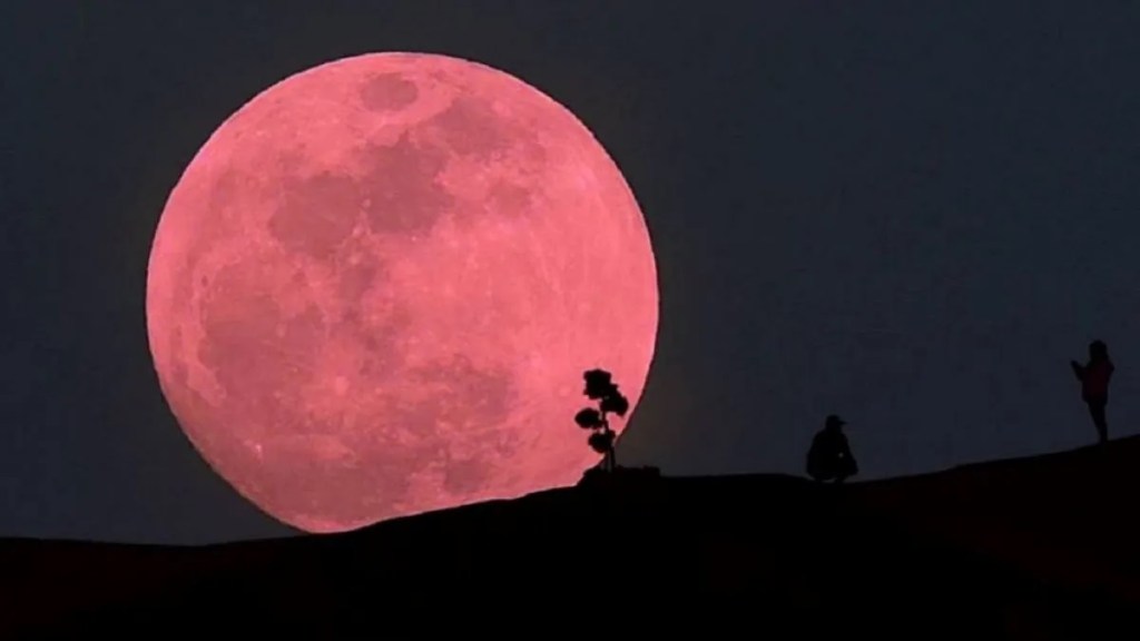 Chile se prepara para contemplar la Luna&nbsp;Rosa