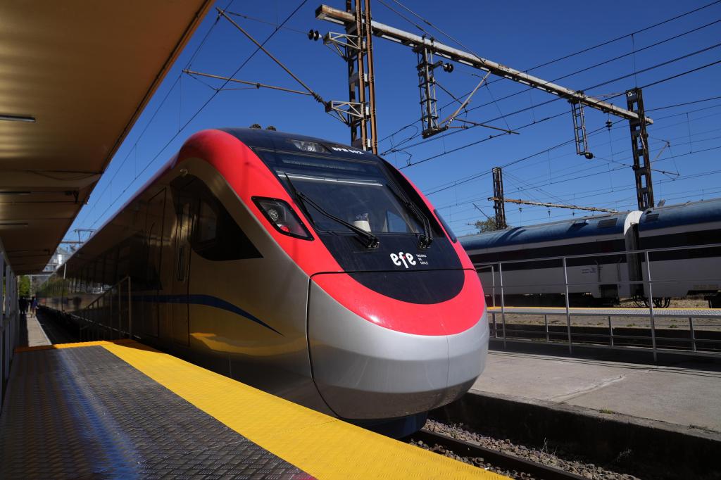 Presidente Gabriel Boric inaugura regreso del servicio ferroviario Chillán-Santiago