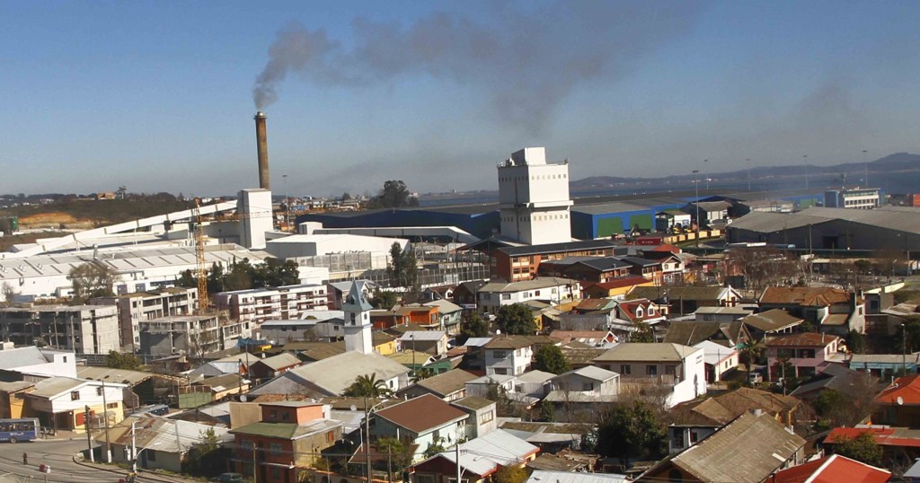 Vidrios Lirquén enfrenta graves sanciones por incumplir normas&nbsp;ambientales