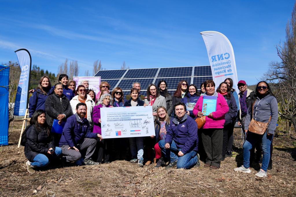 CNR y PRODEMU firman histórico convenio para potenciar el desarrollo de mujeres campesinas con proyectos de riego&nbsp;sustentables