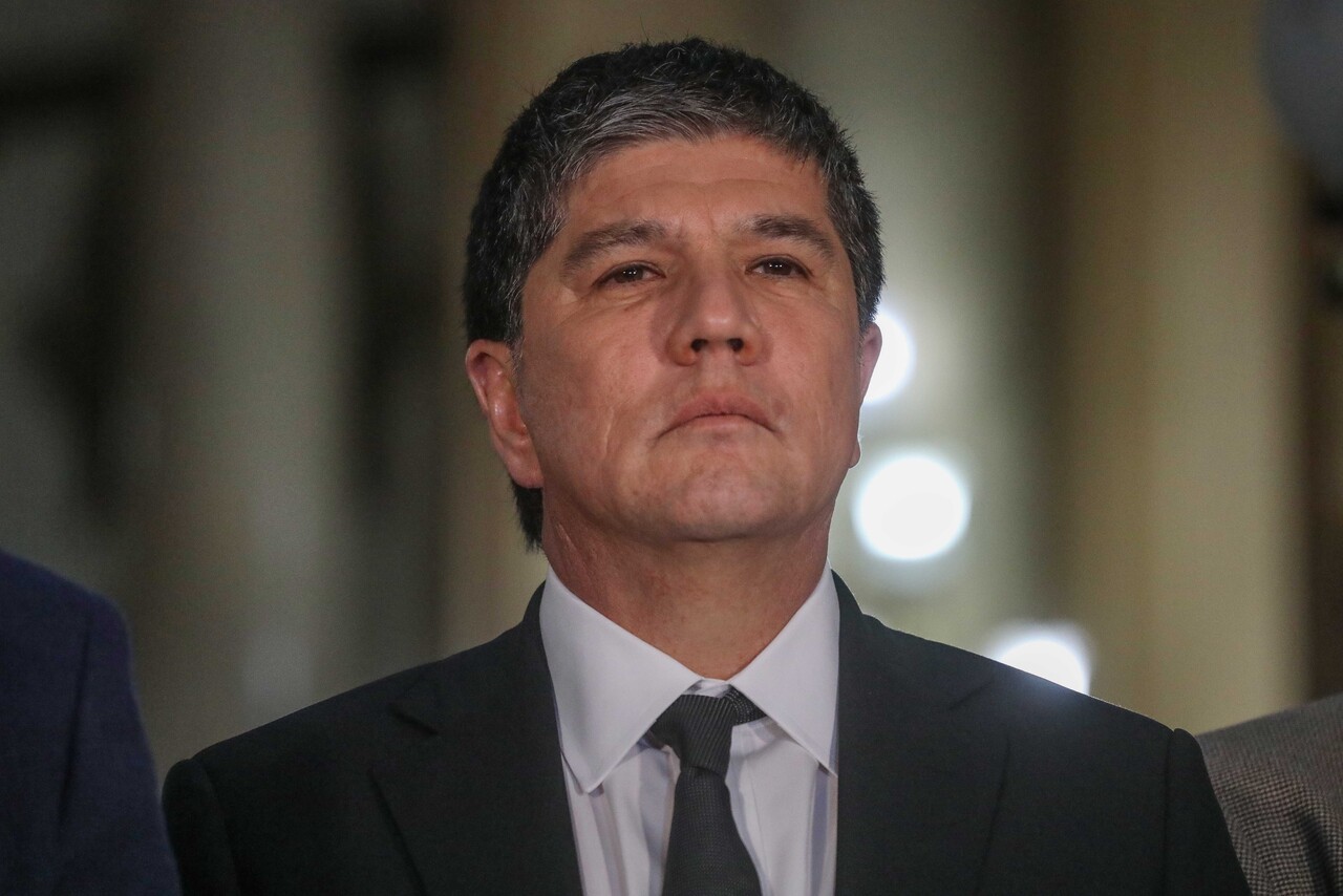 Subsecretario del Interior, Manuel Monsalve, renuncia tras ser acusado de violación y enfrenta investigación judicial