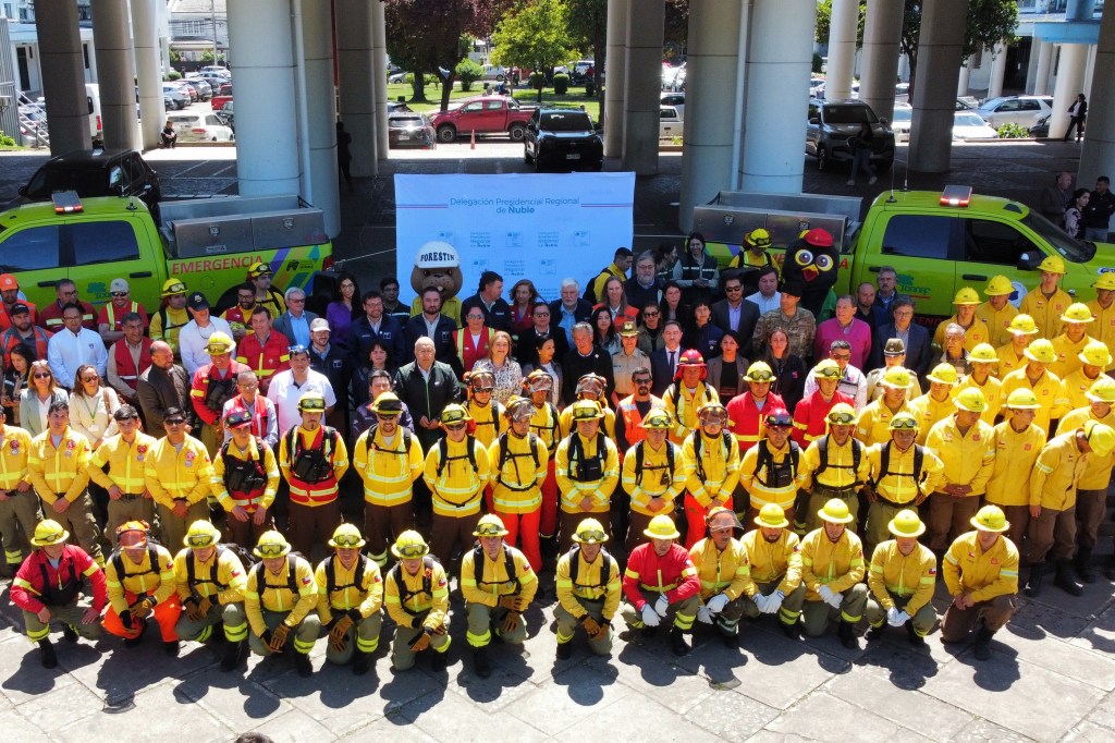 Ministro de Agricultura encabeza lanzamiento del plan de combate de incendios forestales en la región de&nbsp;Ñuble