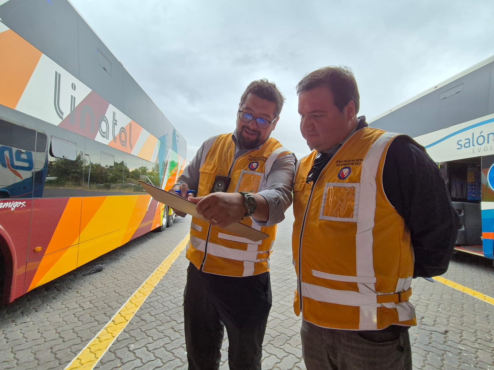VACACIONES EN ÑUBLE: SERNAC Y SEREMI DE TRANSPORTES INTENSIFICAN VERIFICACIÓN DE TARIFAS Y CONDICIONES TÉCNICAS DE BUSES