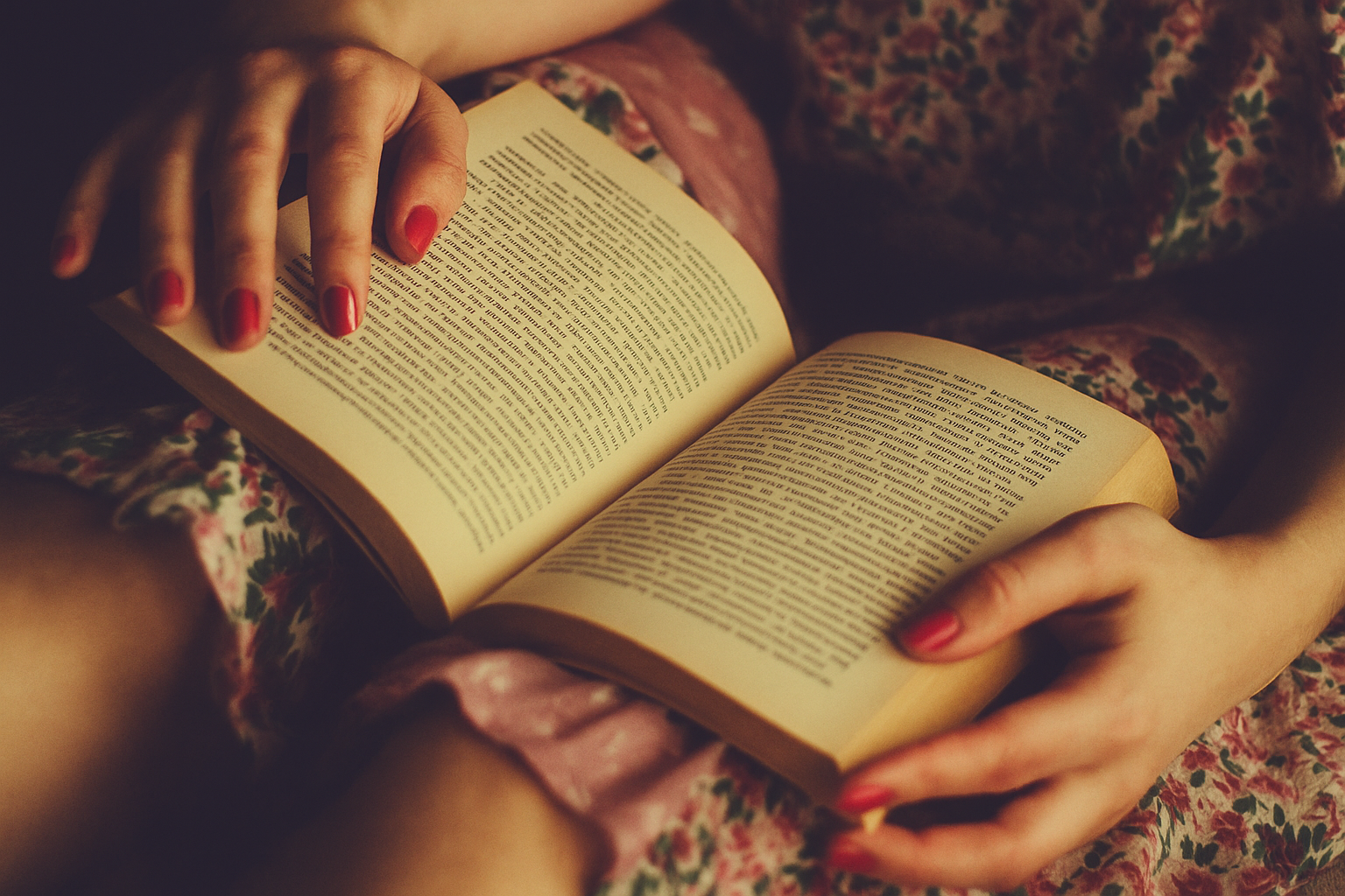 La lectura crece en Chile, pero no para todos: brechas sociales marcan el comportamiento lector