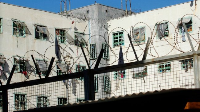 Riña entre internos deja tres heridos en Cárcel de Chillán