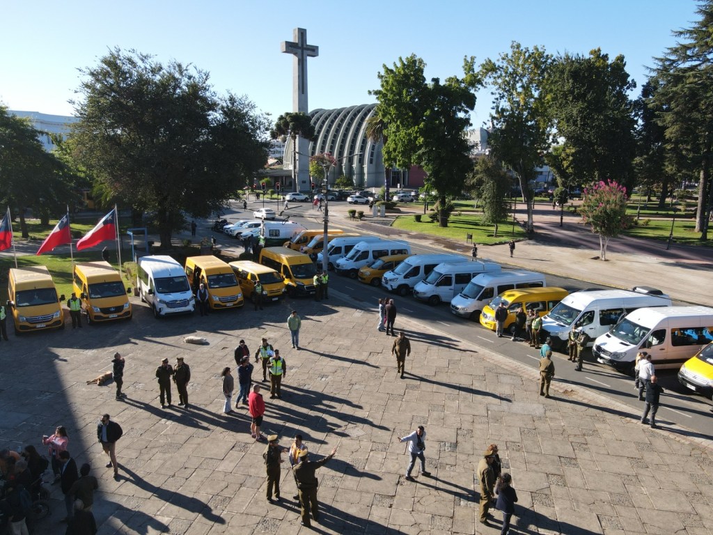 Carabineros entrega sello que certifica fiscalización al transporte escolar en Ñuble