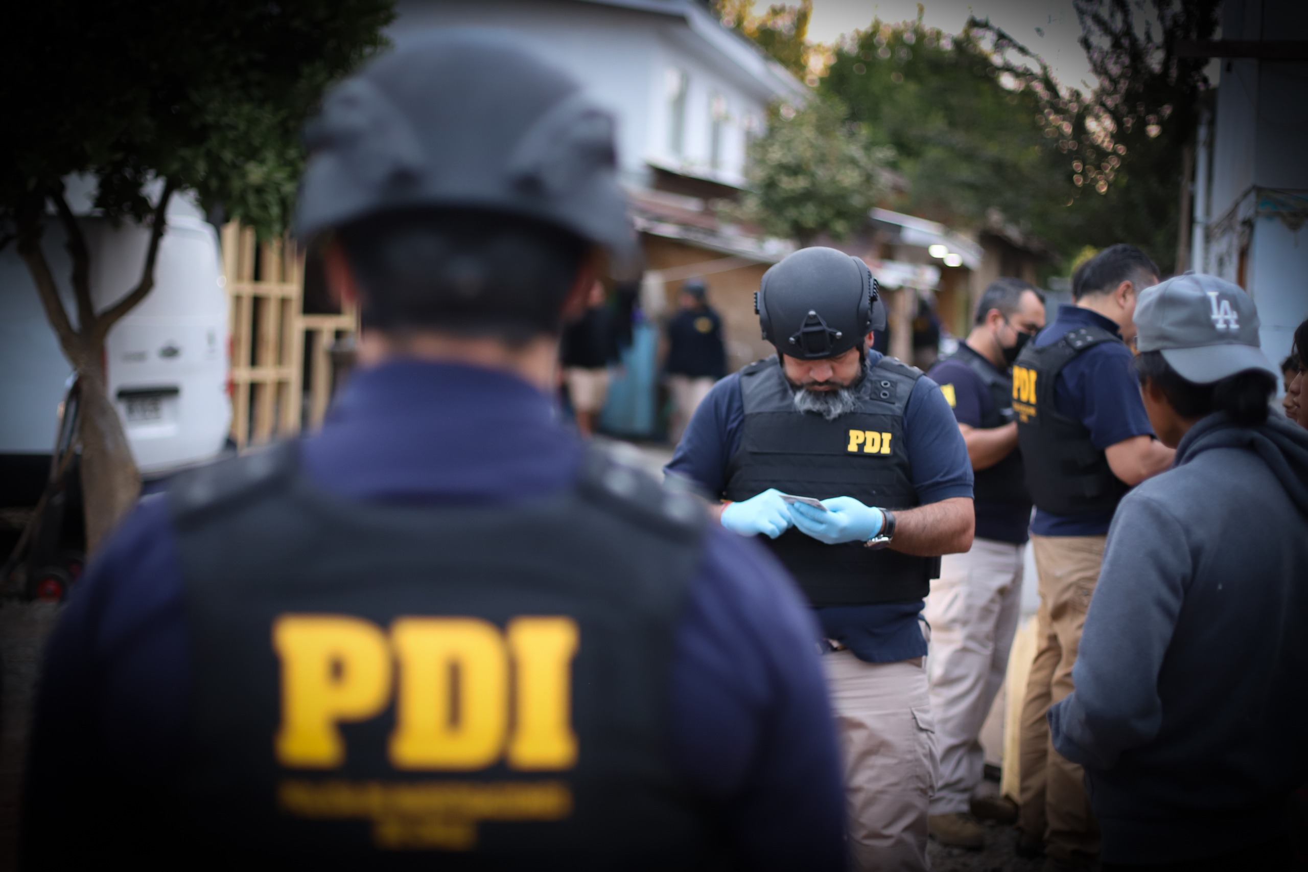 Detienen a tres extranjeros por vender droga por «delivery» en Chillán